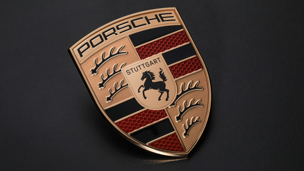 la transformación del escudo de Porsche (4)